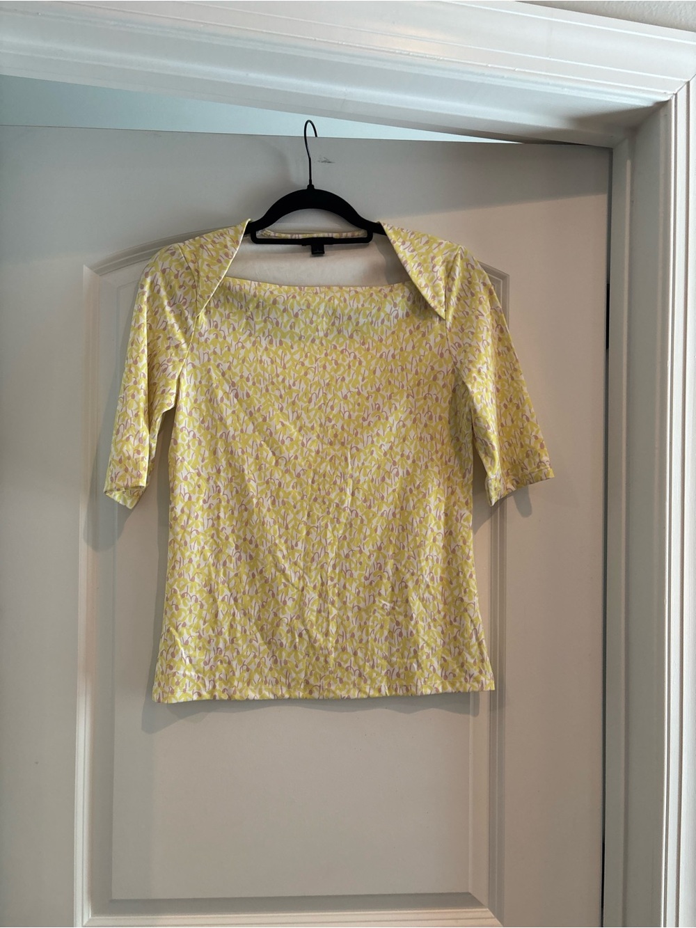 Ann Taylor Yellow Abstract Square-Neck Short Sleeve Top